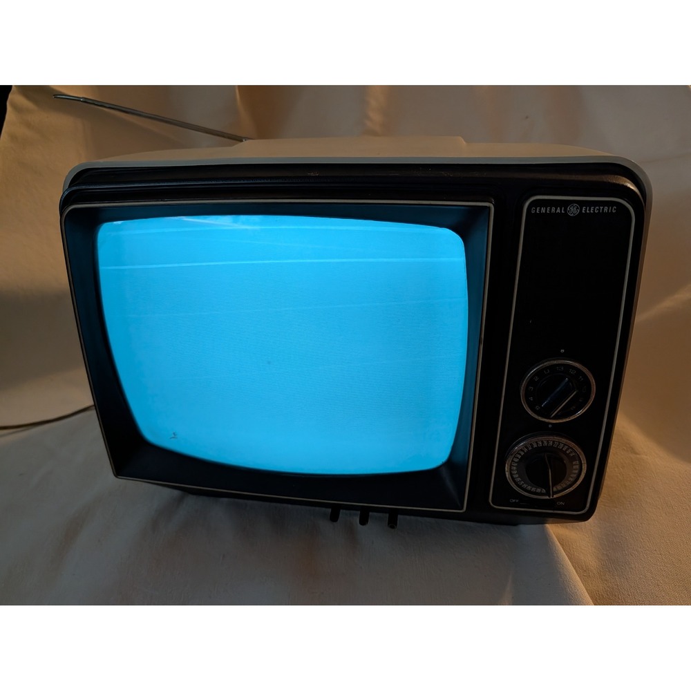 General Electric SF2402VY Vintage 12 Inch Portable CRT TV Black White Works